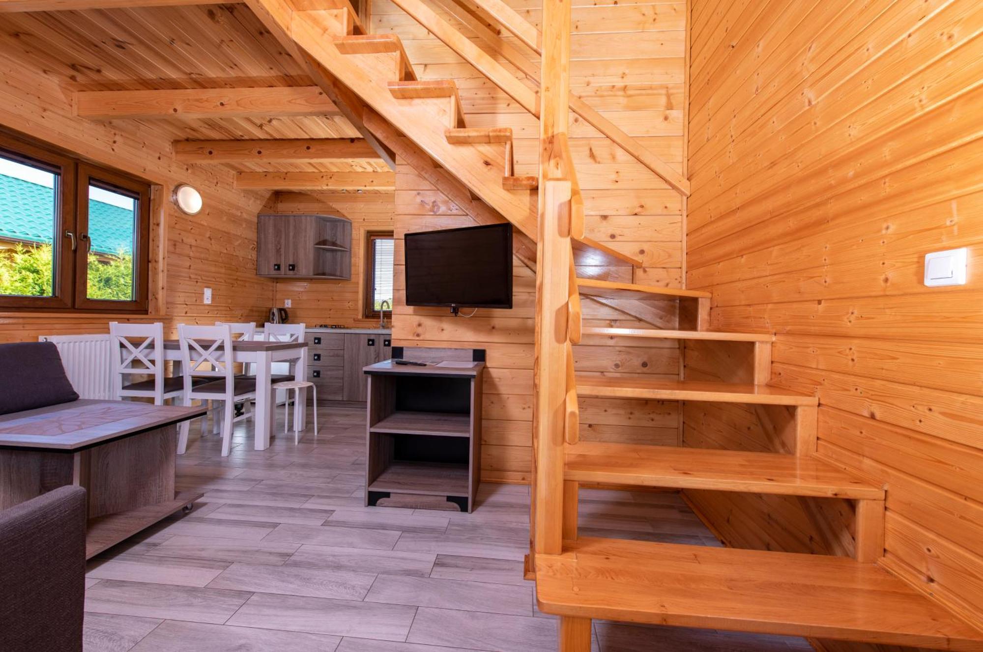 Domki, Apartamenty I Restauracja Wloczega غونسكي المظهر الخارجي الصورة