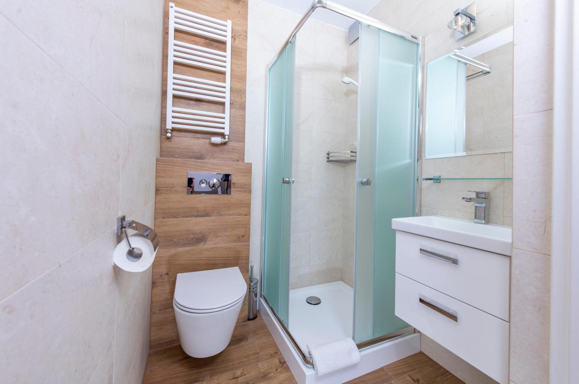 Domki, Apartamenty I Restauracja Wloczega غونسكي المظهر الخارجي الصورة